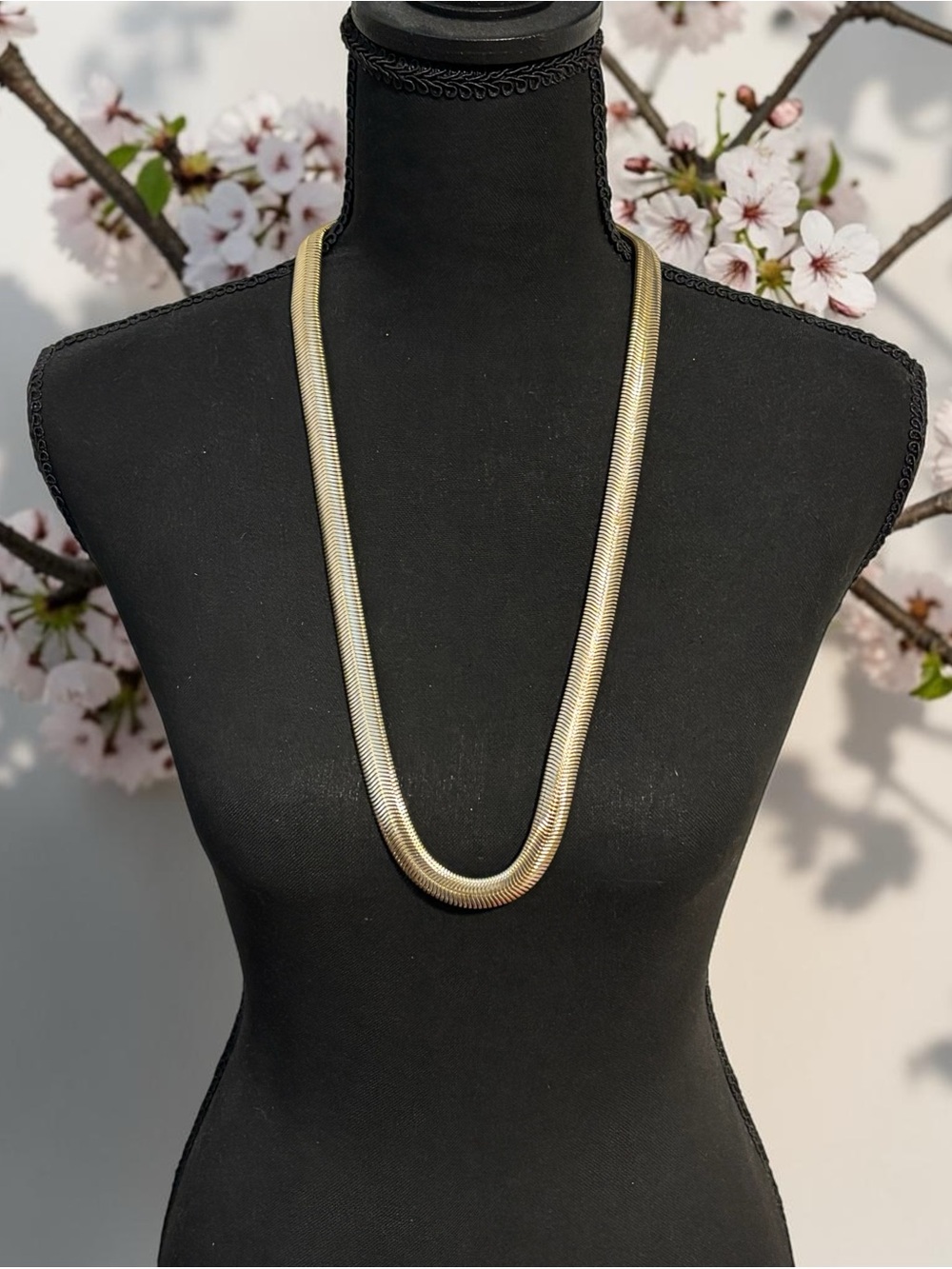 Vintage Wide Classic Gold-Tone Herringbone Necklace 30”